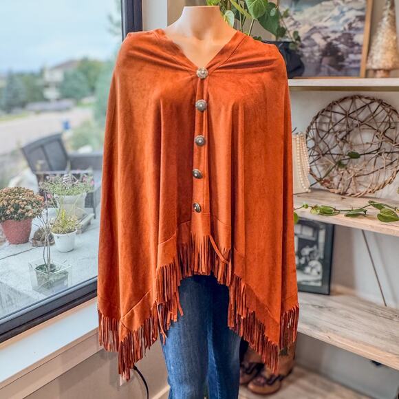 Ver'e'ne, Super Soft Western Brown Poncho w/ Fringe and Decorative Buttons, OSFA - Picture 3 of 11